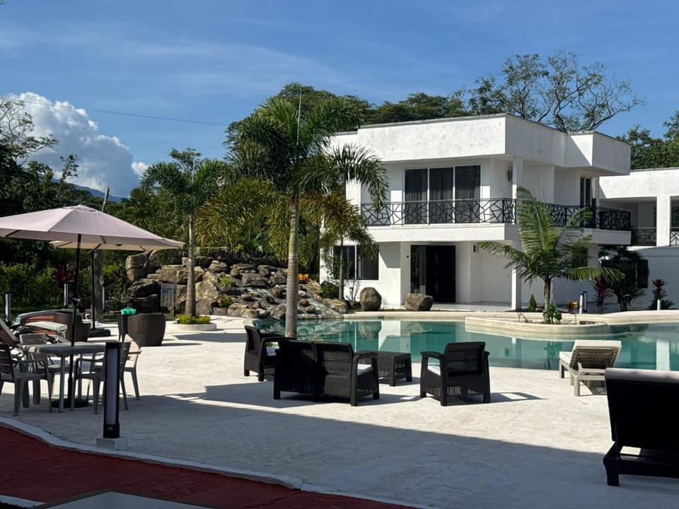 HACIENDA VIANOVA LUXURY EN RESTREPO METa Villa in Cundinamarca, Colombia