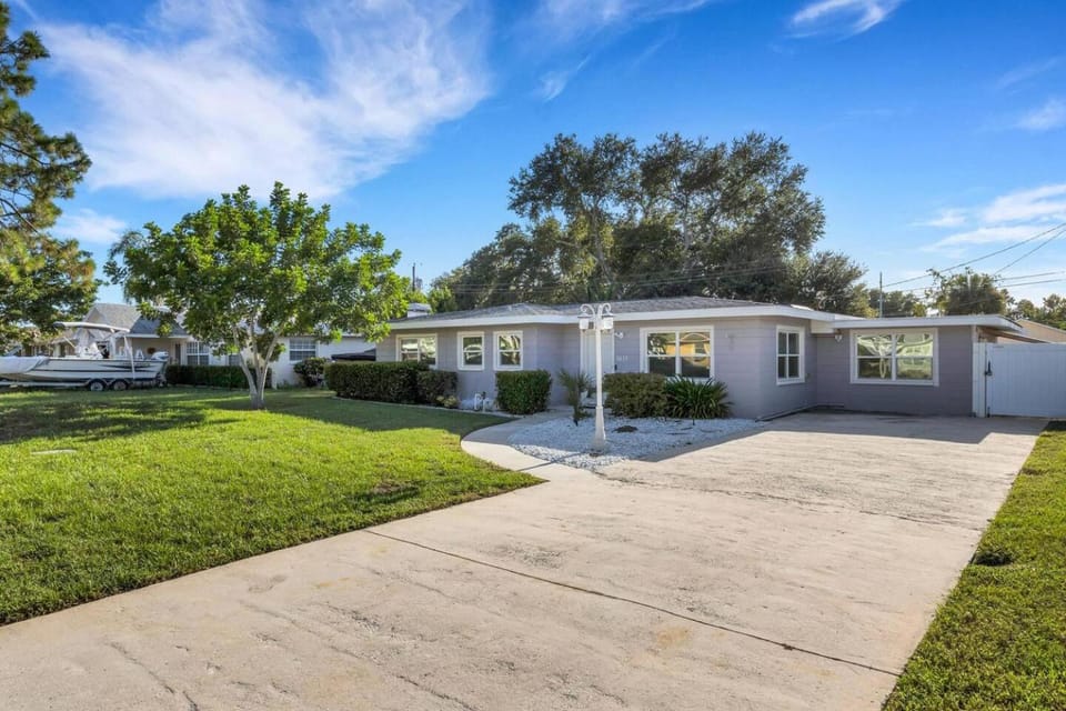 Palm & Play Private Pool • Near Beaches House in Largo