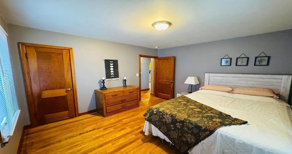 Multi Bedrooms in Rochester House in Rochester