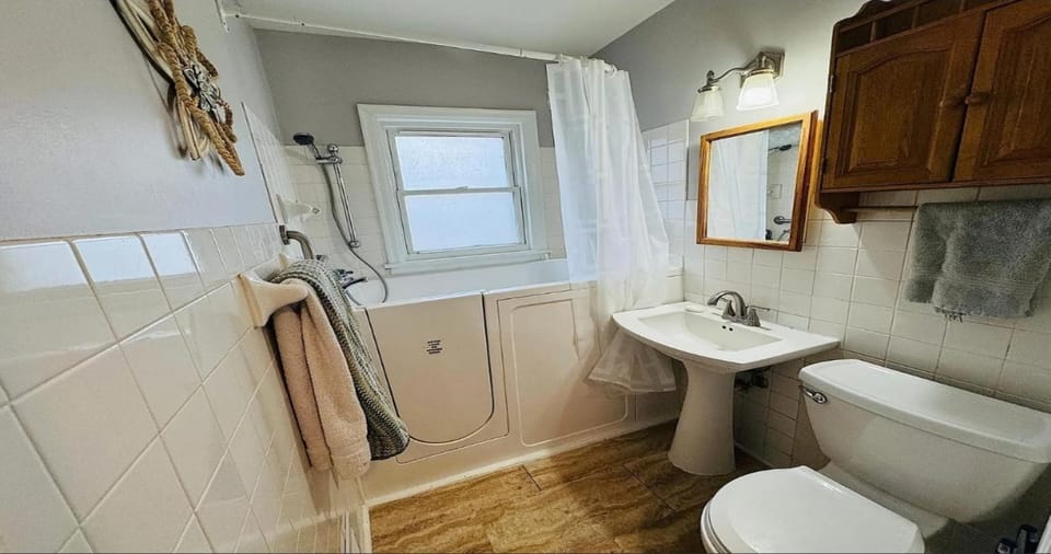 Multi Bedrooms in Rochester House in Rochester