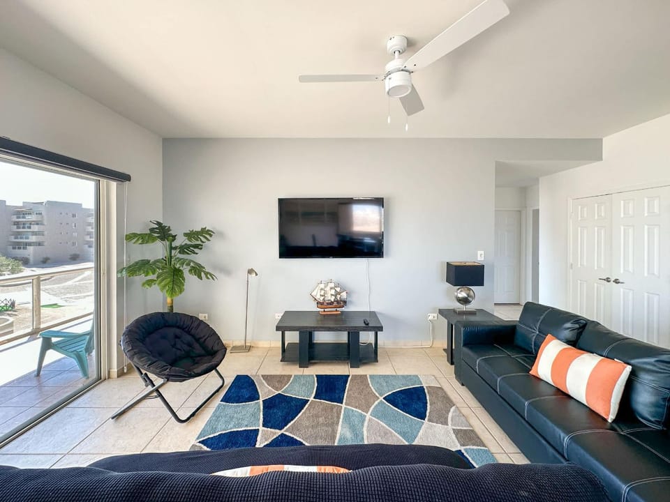Relaxing Getaway 2BR Condo E402 Apartment in Rocky Point