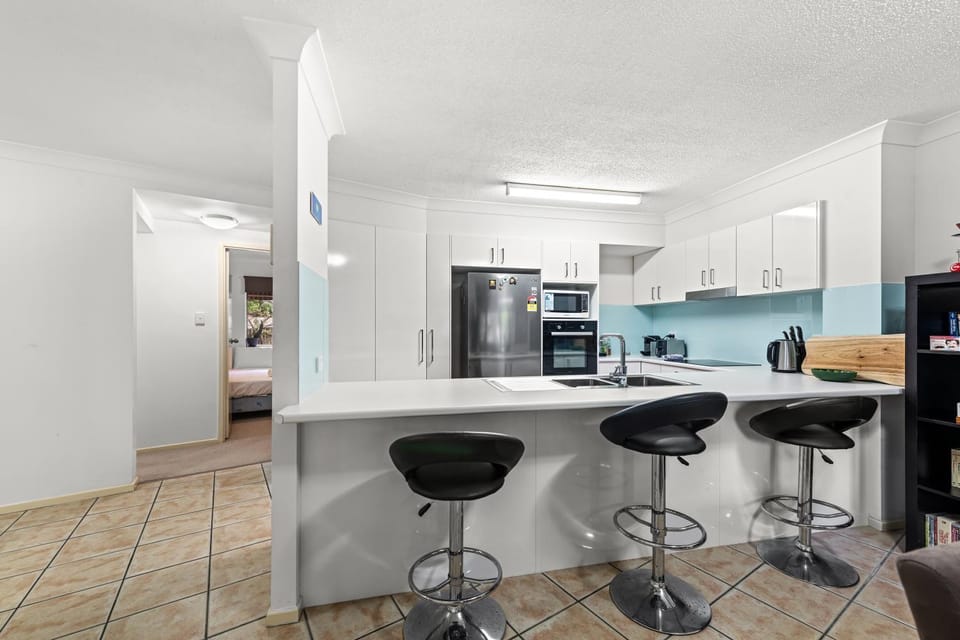 Kitchen or kitchenette, Dining area, dishwasher