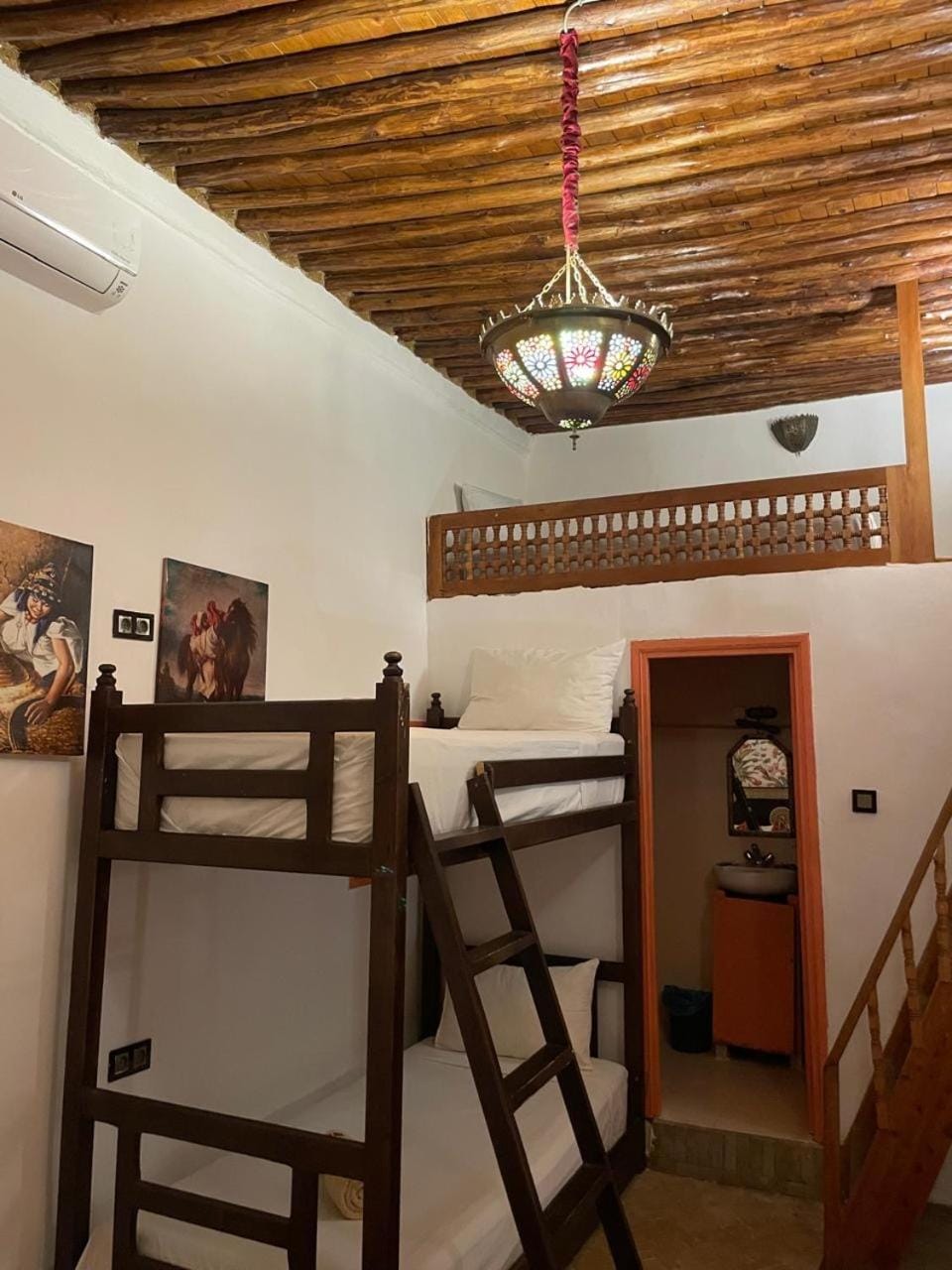 Bed, Photo of the whole room, Bedroom, air conditioner