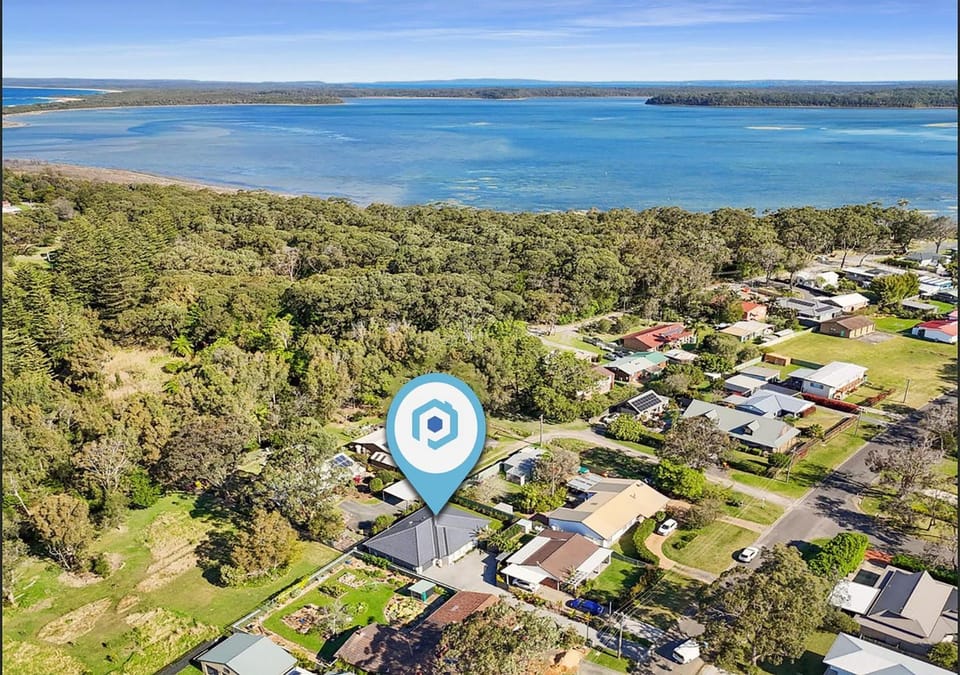 Culburra Cove - Pet Friendly - 5 Mins Walk to the Beach House in Culburra Beach