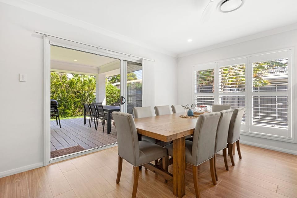Culburra Cove - Pet Friendly - 5 Mins Walk to the Beach House in Culburra Beach