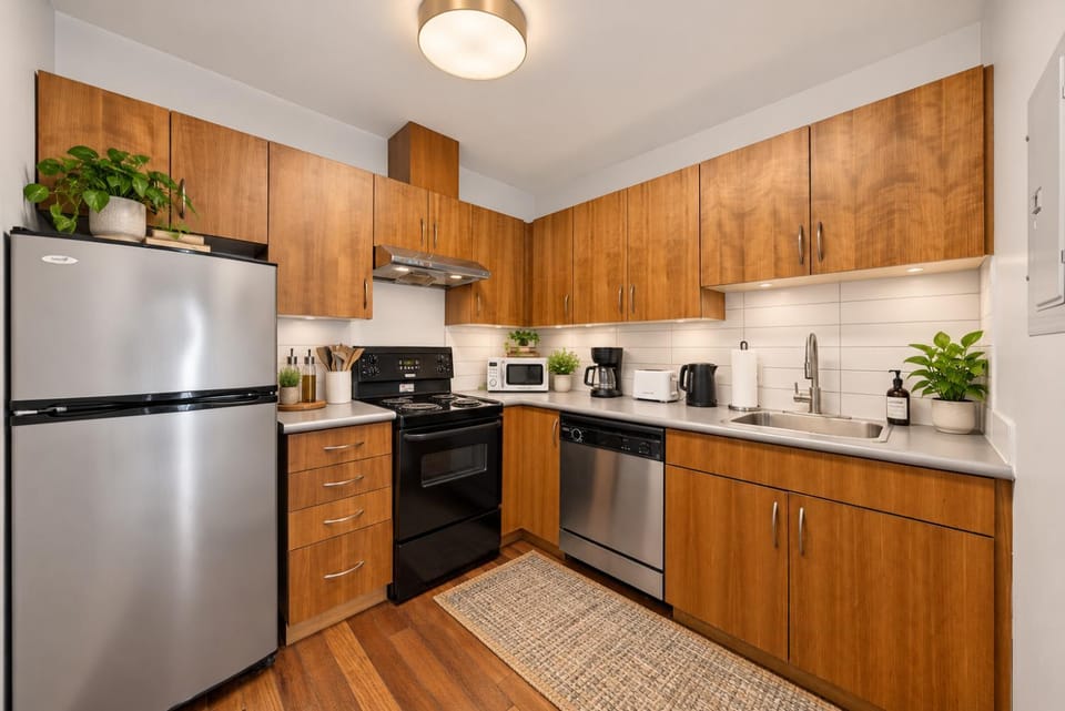 Downtown Dreamscape Stylish 1BR Apartment in Vancouver