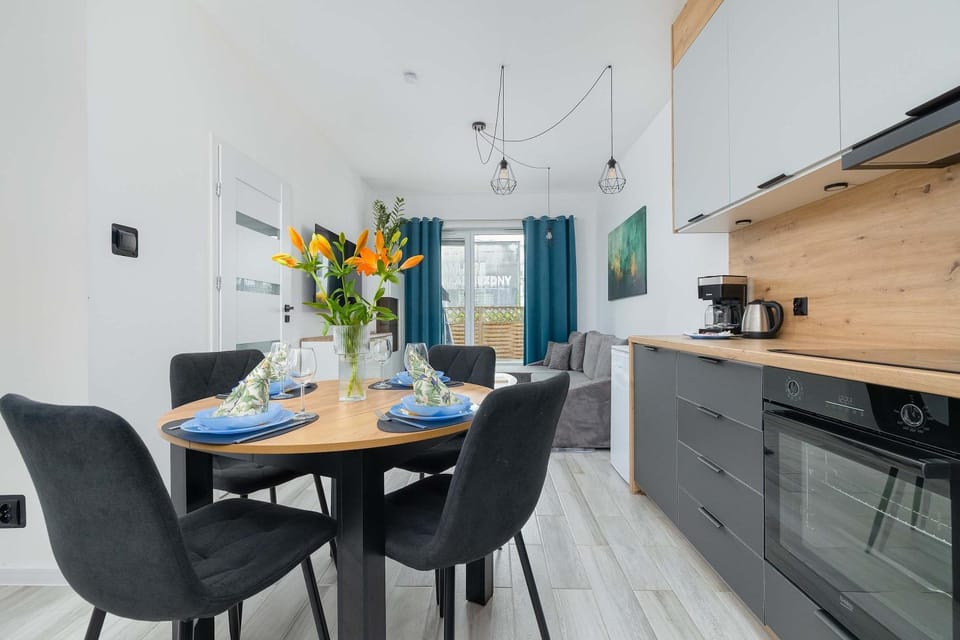 Coffee/tea facilities, Kitchen or kitchenette, Living room, stove
