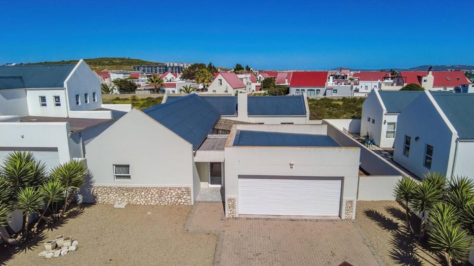 La Protea Langebaan Coastal Escape 3 Bed 2 Bath House in Western Cape