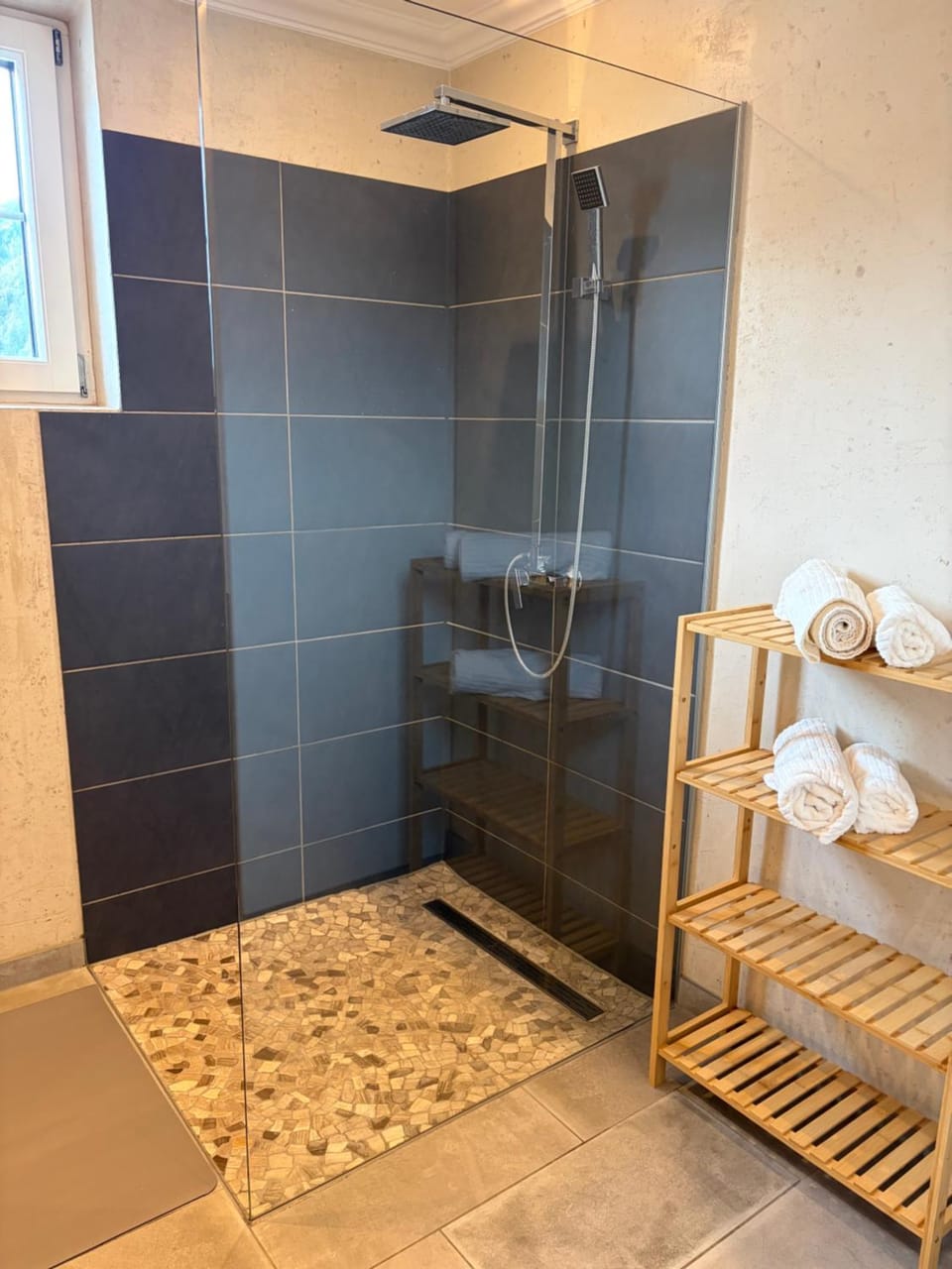 Shower, Bathroom, towels