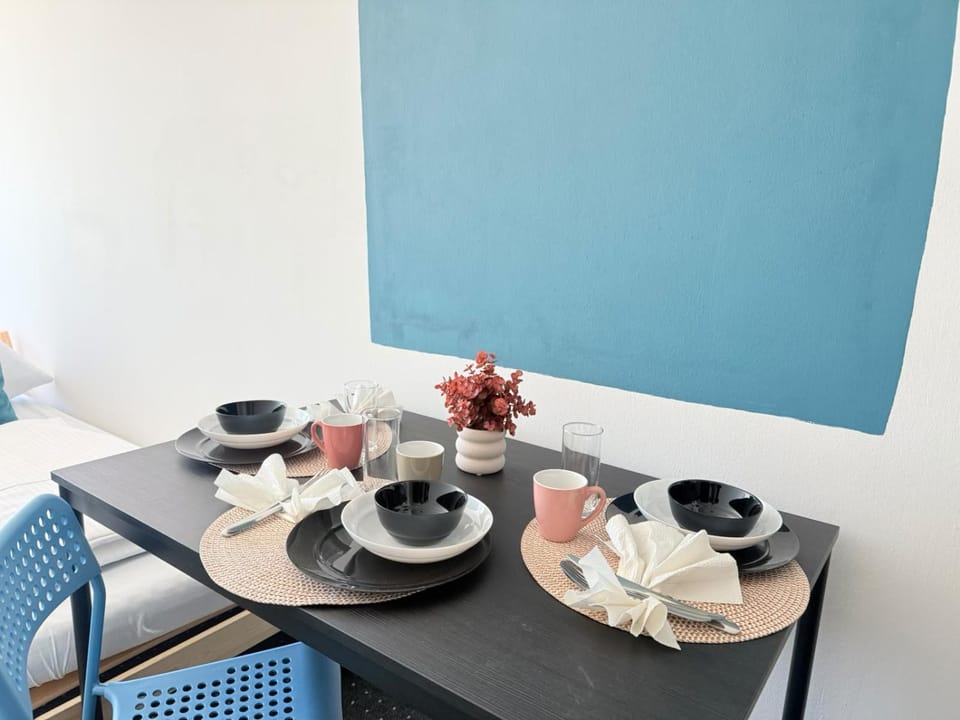 Dining area, Food