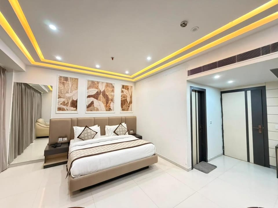 Bed, Photo of the whole room, Bedroom, wardrobe