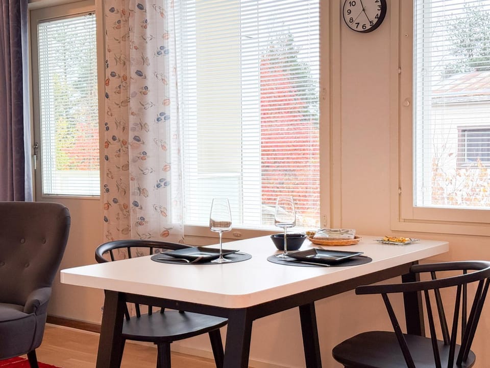 Food and drinks, Dining area, Food
