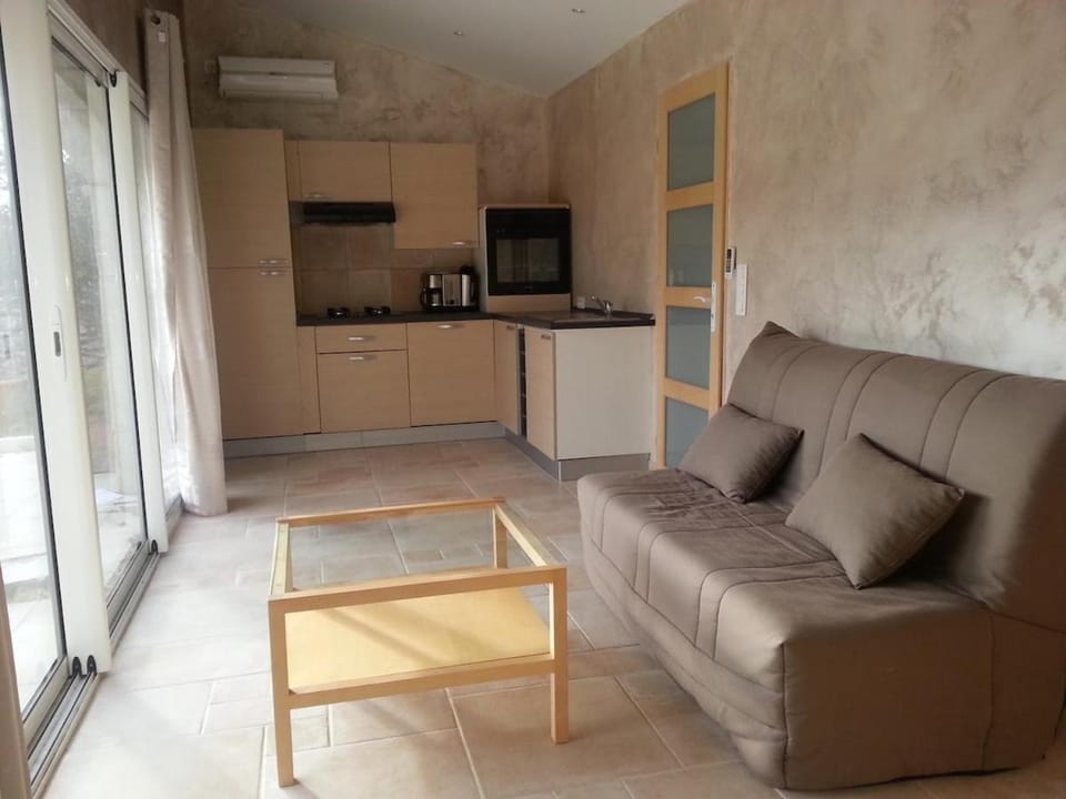 LAVANDES Apartement vue luberon 2 personnes House in Lacoste