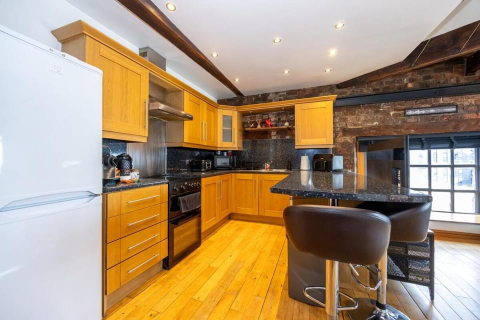 Modern 2-BR Loft Flat W-Parking near Lime St Apartment in Liverpool
