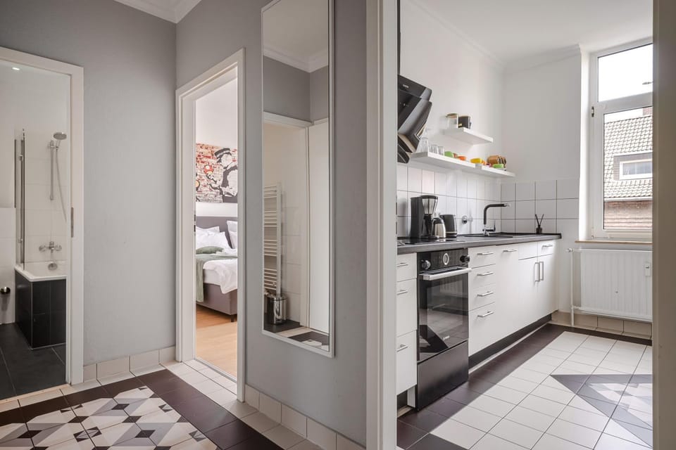 Kitchen or kitchenette, Photo of the whole room, oven, stove