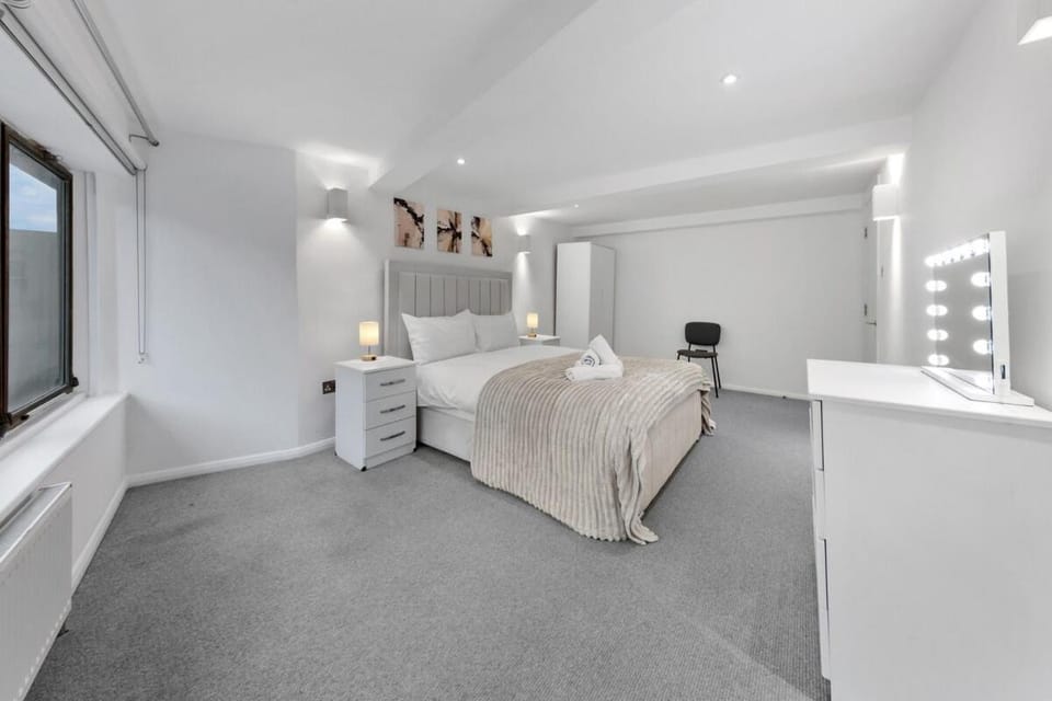 RAVEN - 3BDR London - Sleeps 7 Apartment in London Borough of Islington