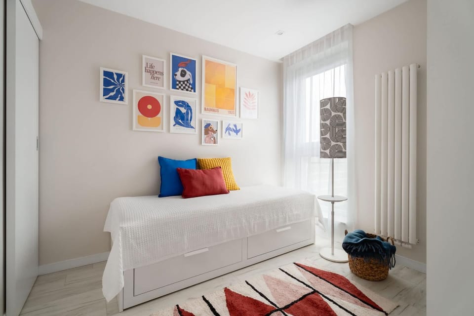 Bed, Photo of the whole room, Bedroom
