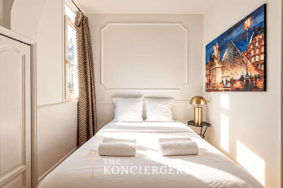 Champs-Elysees 1BDR-6P - A-C Apartment in Paris