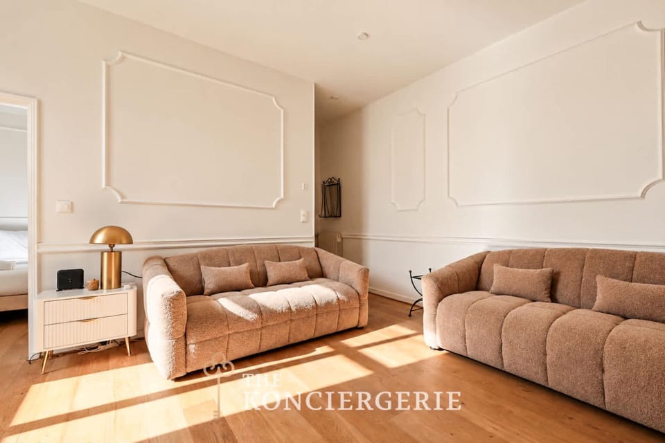 Champs-Elysees 1BDR-6P - A-C Apartment in Paris