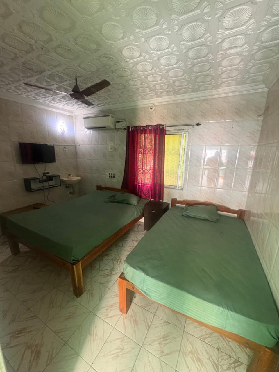 Kannan guesthouse,bar & restaurant Bed and Breakfast in Puducherry