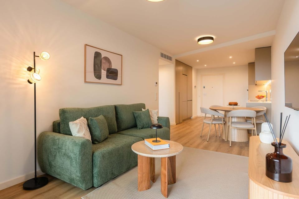Kitchen or kitchenette, Living room, Seating area, Dining area