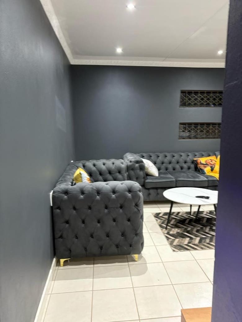 Binny's Guest House Bed and Breakfast in North West, South Africa