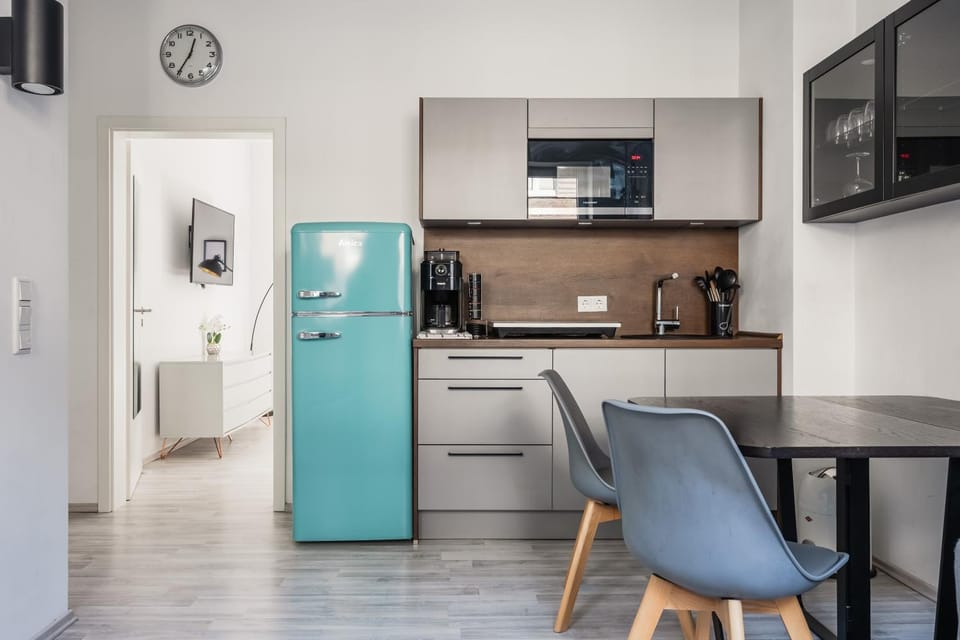 Kitchen or kitchenette, Dining area, toaster