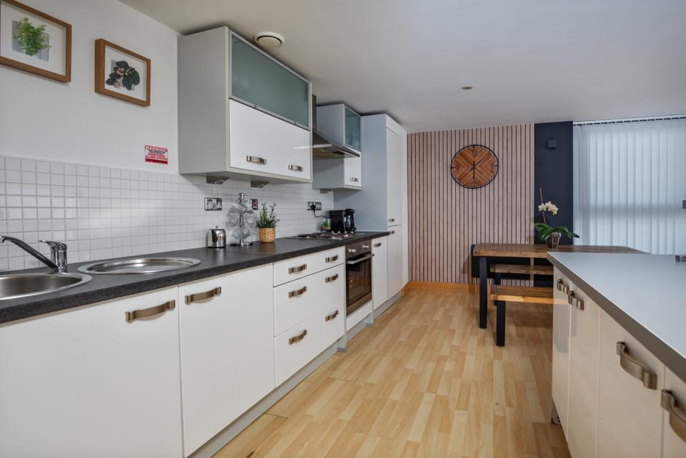 Luxury Leeds Penthouse - 2BR & 2 Baths Apartment in Leeds