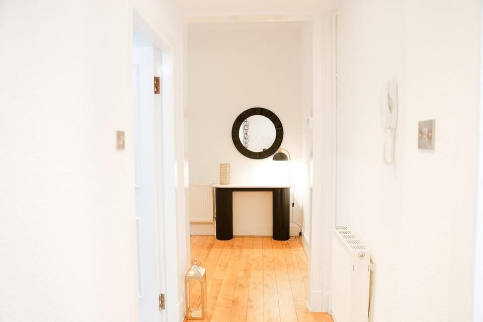 Spacious Ground-Floor Leith apartment Sleeps 6 Apartment in Edinburgh