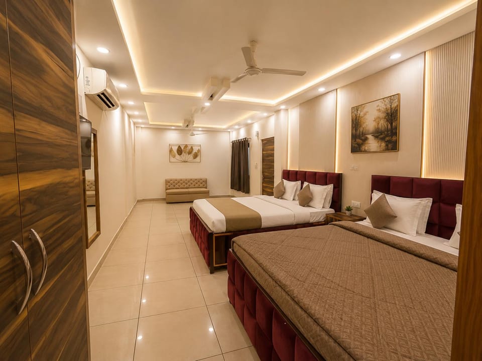 Bed, Photo of the whole room, Bedroom, fireplace, towels, air conditioner