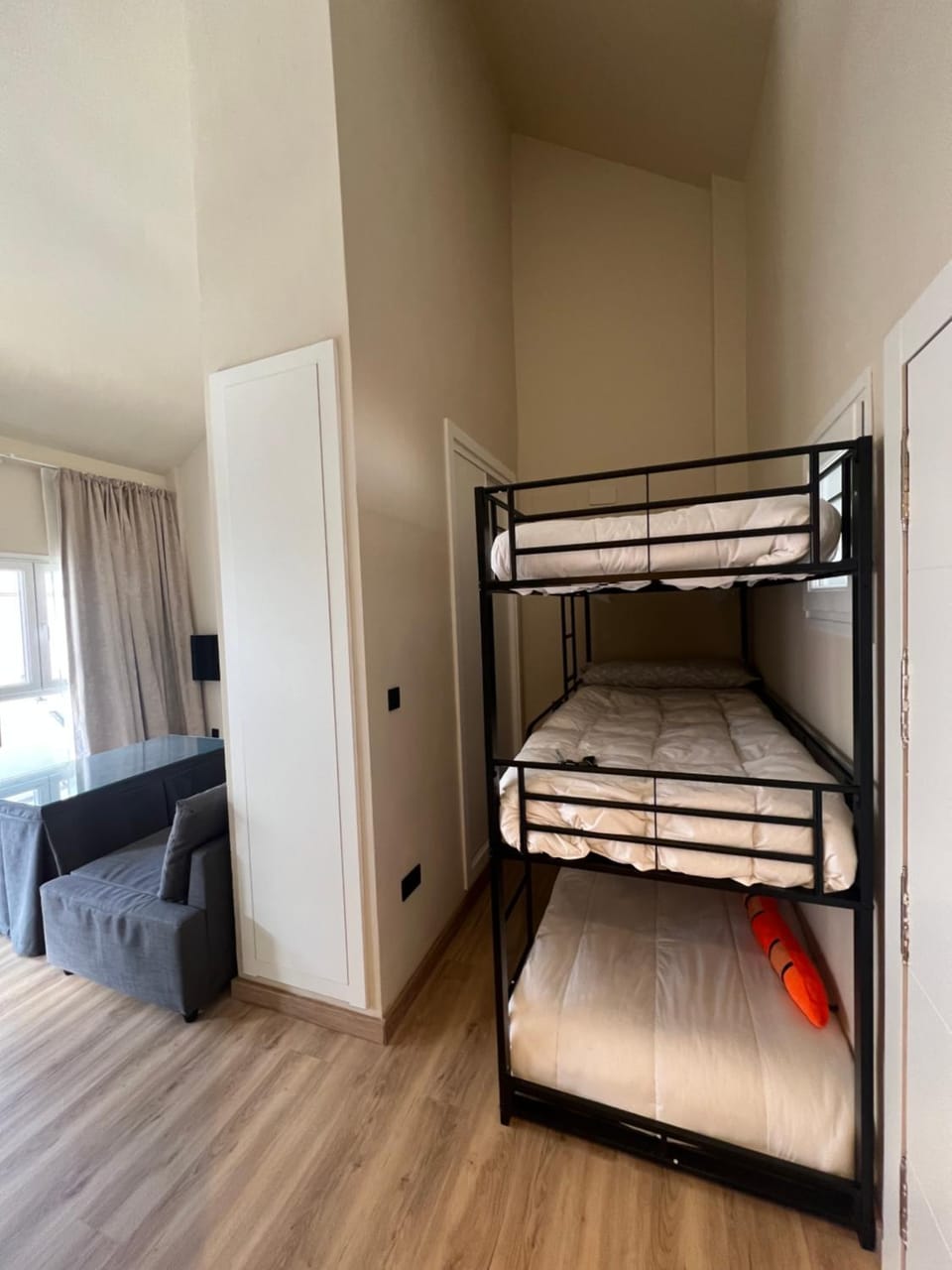 Bedroom, bunk bed