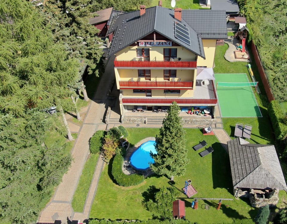 Property building, Bird's eye view, Garden, Garden view, Pool view, Swimming pool