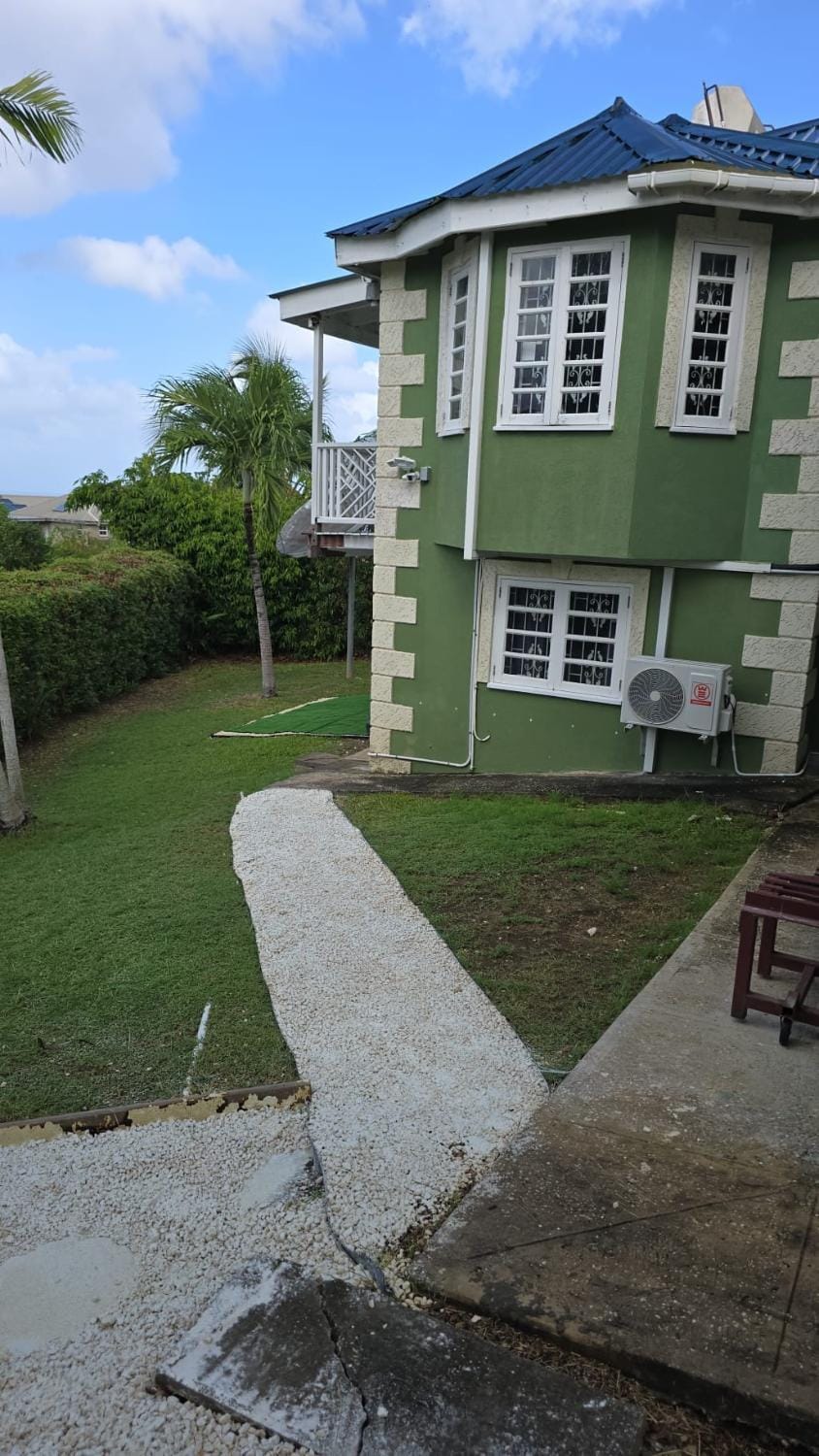 Peace and Serenity Apartment in Saint James
