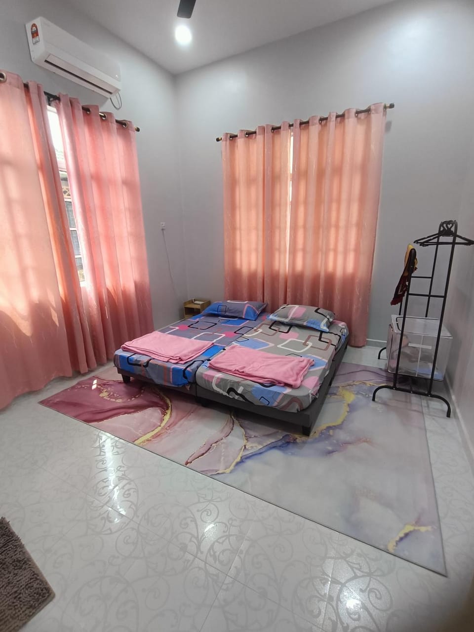 Bedroom, air conditioner