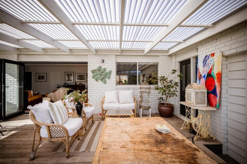 Seaside Retreat, Fireplace, Fire Pit & Alfresco House in Ocean Grove
