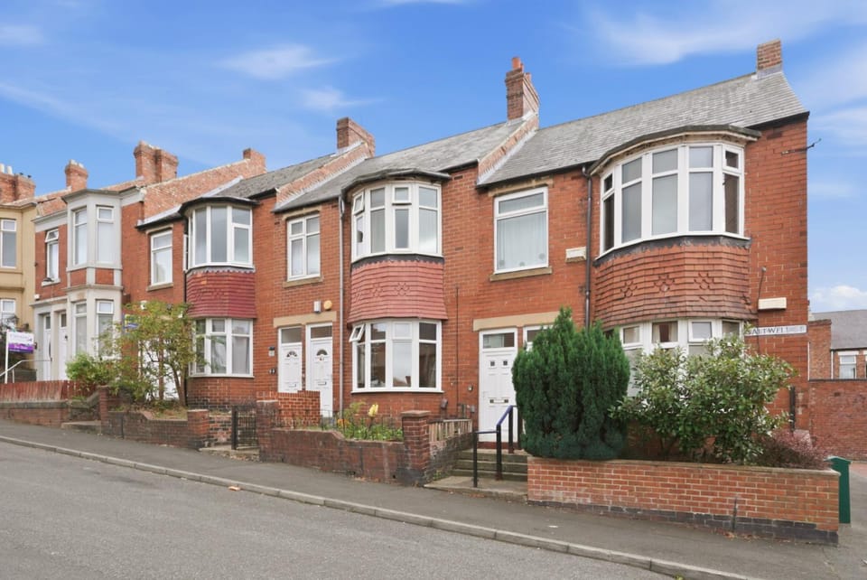 Property building, Day, Neighbourhood, Street view
