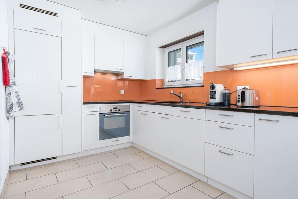 Davos 2BR Apartment with Parking & Large Private Balcony Apartment in Davos