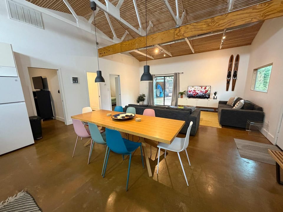 Rio Vista Escape to the beautiful Guadalupe River House in Canyon Lake