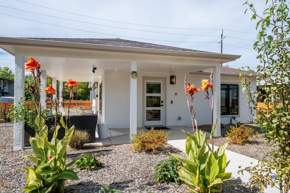 South Campus Modern - Upscale & Walkable to UO, Park & Shops home House in Eugene