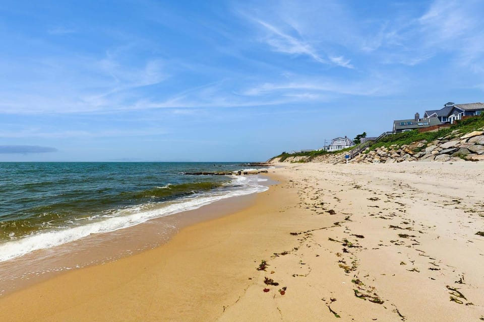 Adorable Cottage With Patio & Walk to Sea St Beach House in Dennis Port