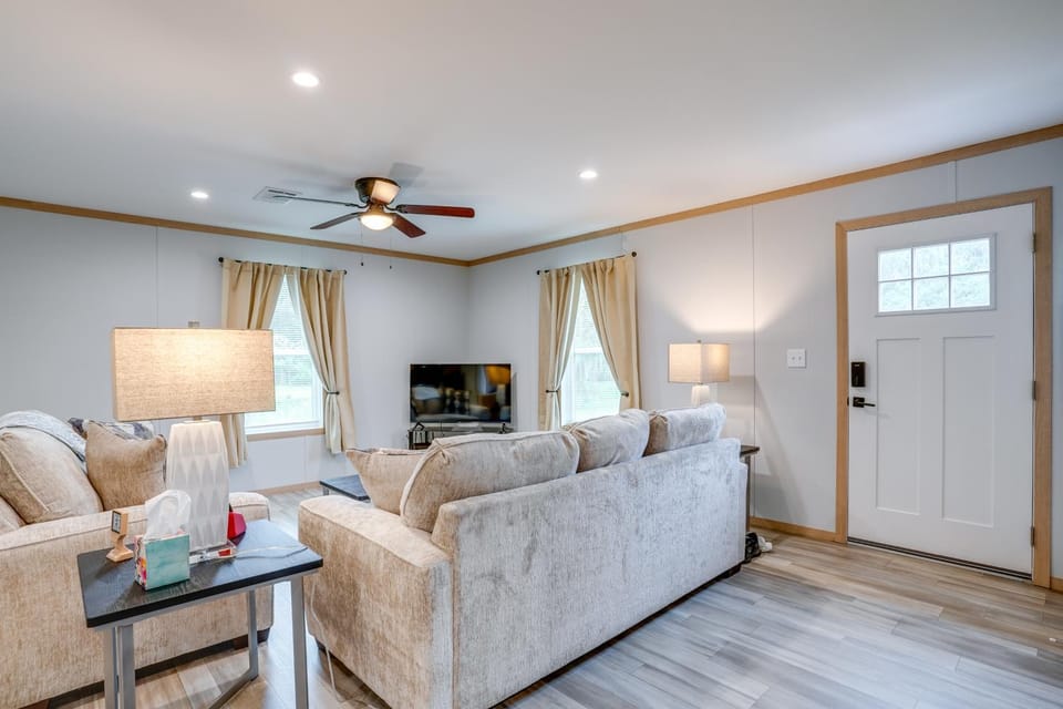 Easy I-4 Access: Central Florida Home w/ Fire Pit House in Plant City