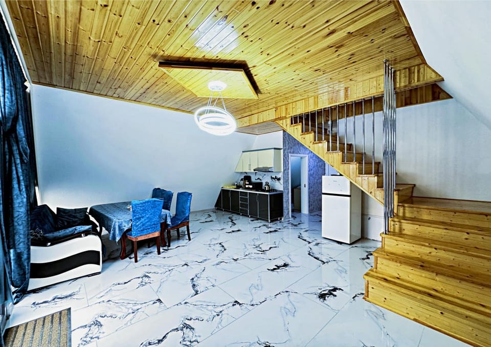 Communal lounge/ TV room, TV and multimedia, Living room, Seating area, Evening entertainment