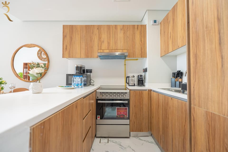 Coffee/tea facilities, Kitchen or kitchenette, oven, stove, toaster