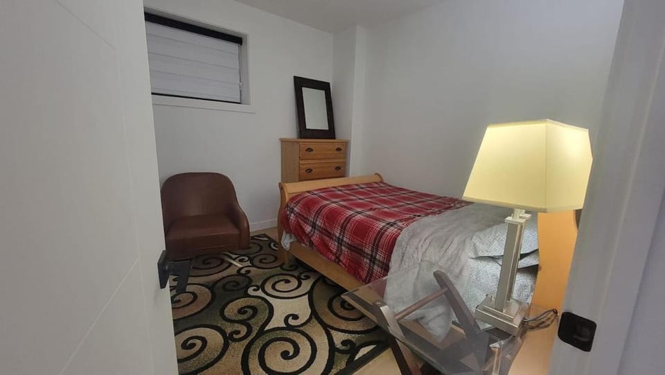 2-Bdrm 1-Bth Cozy & Tranquil Private BSMT Suite Apartment in St. Albert