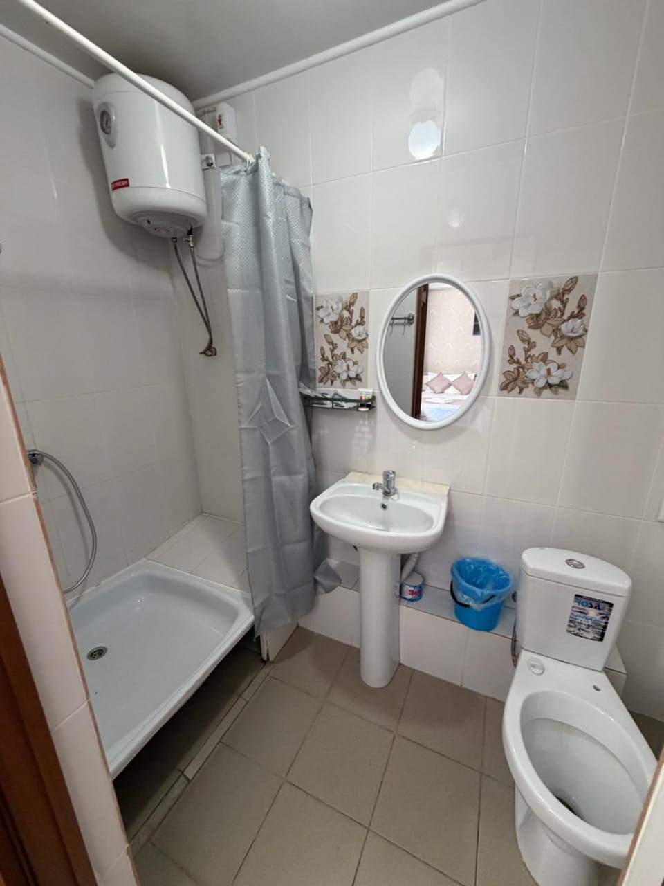 Shower, Toilet
