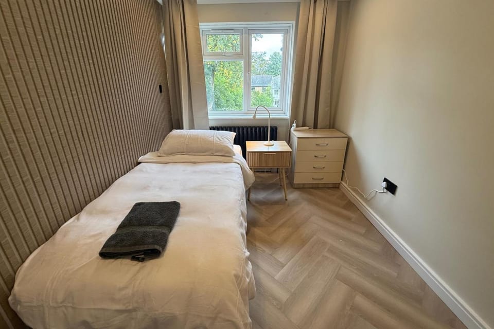 5 Bed Home - Contractors & Professionals - Wifi House in Luton