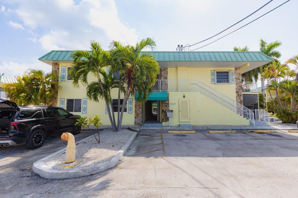 107 Coastal Vibes House in Key Colony Beach