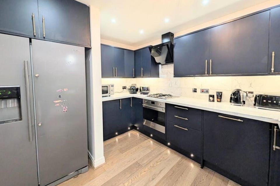 House Sleeps 6 with free Parking House in Louth
