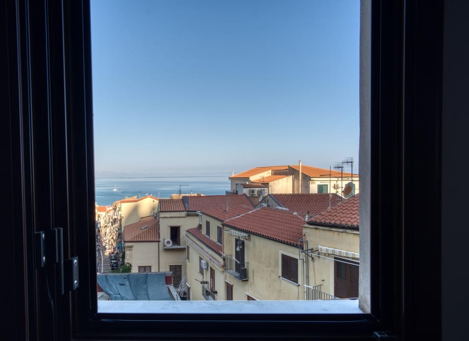 City view, Sea view