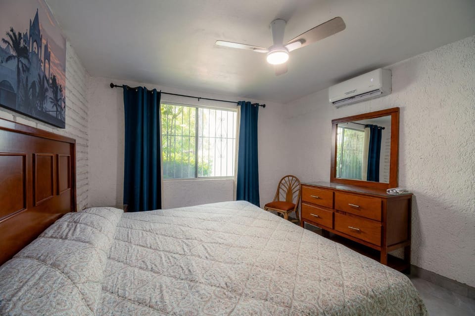 Bedroom, air conditioner